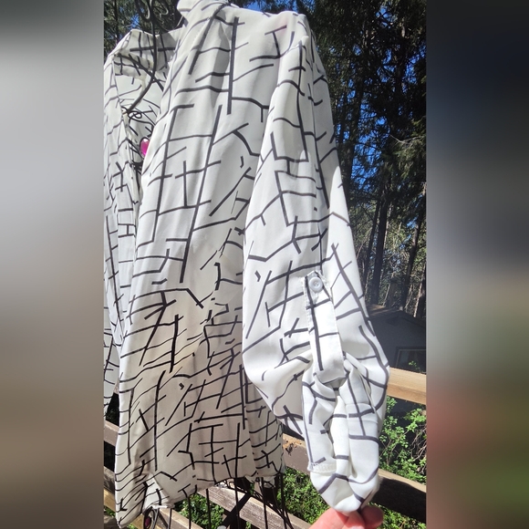 Zara White Black Printed Button-Down Blouse SzL NWOT - Picture 2 of 10